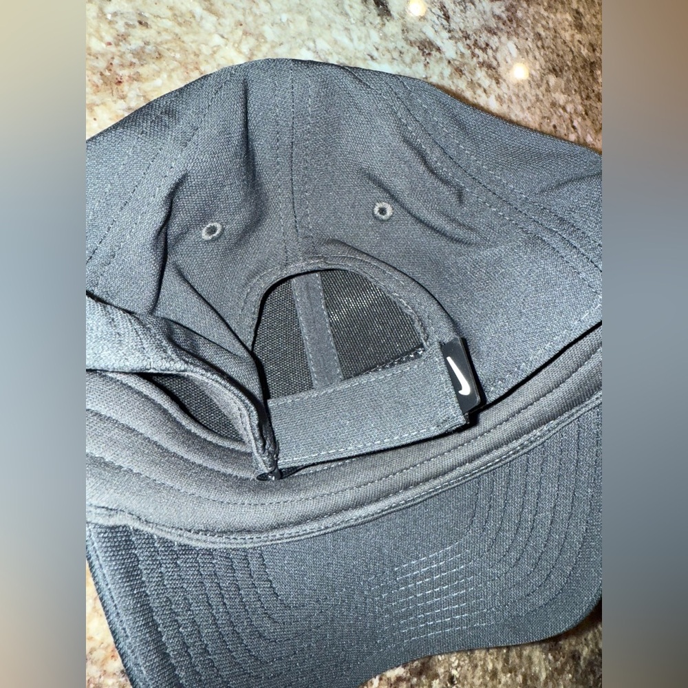 Nike Dri-FIT Club Cap in Grey - Picture 7 of 7
